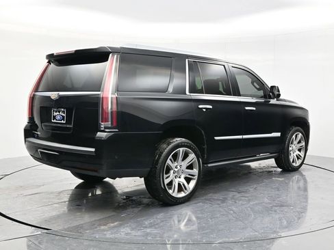 Used 2017 Cadillac Escalade Premium Luxury RWD image 5