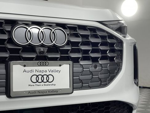 New 2025 Audi Q5 Premium Plus image 10