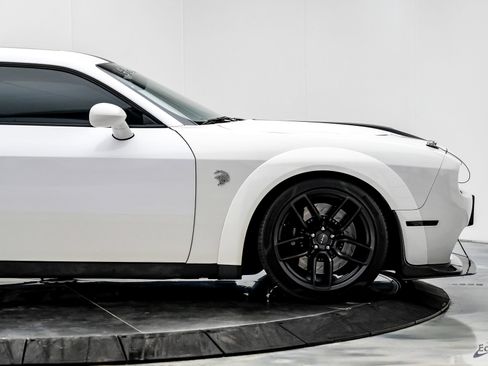 Used 2018 Dodge Challenger SRT Hellcat RWD image 28