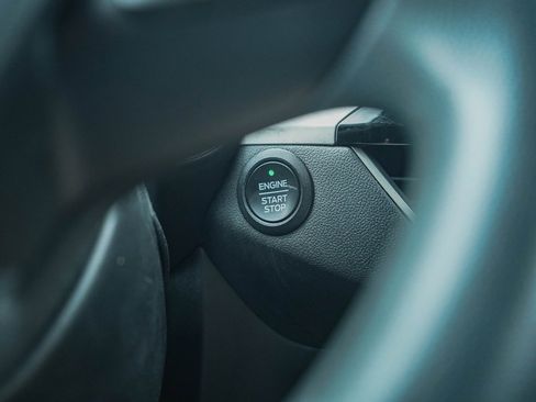 Used 2022 Ford Escape SE image 13