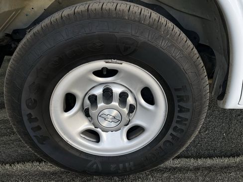 Used 2017 Chevrolet Express 2500 LS image 10