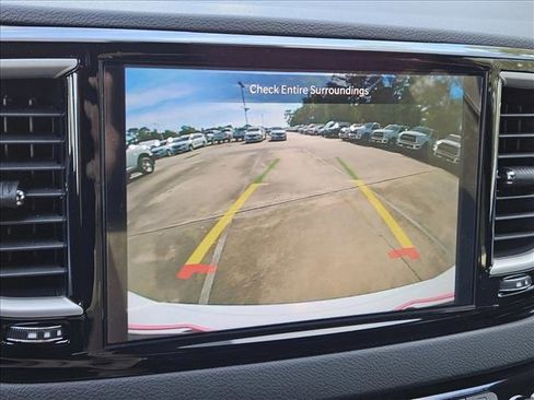 New 2025 Chrysler Voyager LX image 12