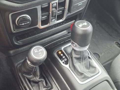Used 2024 Jeep Wrangler Unlimited Sport AWD/4WD image 27