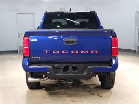 Certified 2025 Toyota Tacoma SR5 AWD/4WD image 6