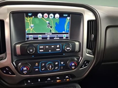 Used 2018 GMC Sierra 1500 SLT AWD/4WD image 30