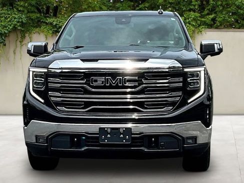 Used 2022 GMC Sierra 1500 SLT w/ SLT Convenience Package AWD/4WD image 2