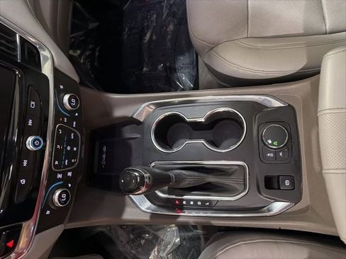 Used 2018 Chevrolet Traverse Premier w/ Driver Confidence II Package image 18