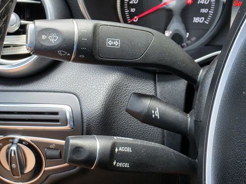 Used 2015 Mercedes-Benz C 300 Sedan image 27