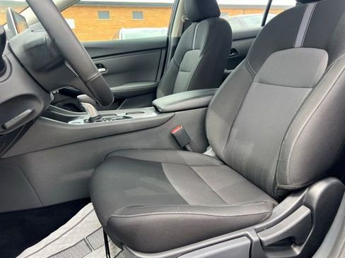 Used 2025 Nissan Sentra SV w/ All-Weather Package FWD image 18