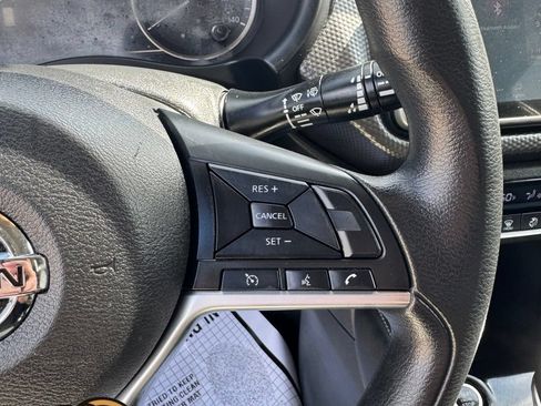 Used 2019 Nissan Kicks SV FWD image 17