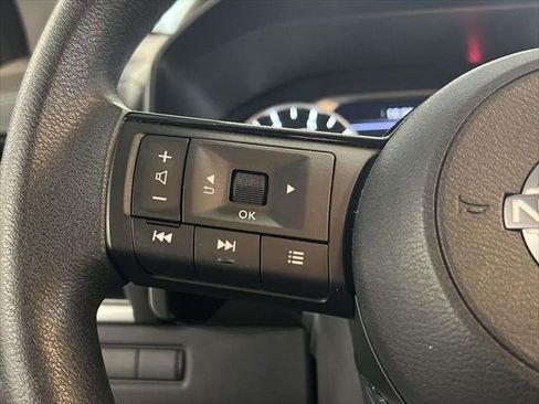 Used 2023 Nissan Rogue SV image 21