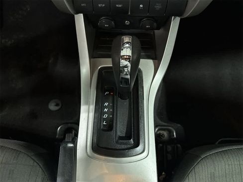 Used 2010 Ford Focus SE image 28