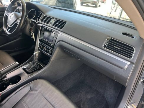 Used 2017 Volkswagen Passat 1.8T R-Line w/ R-Line Lighting Package FWD image 24