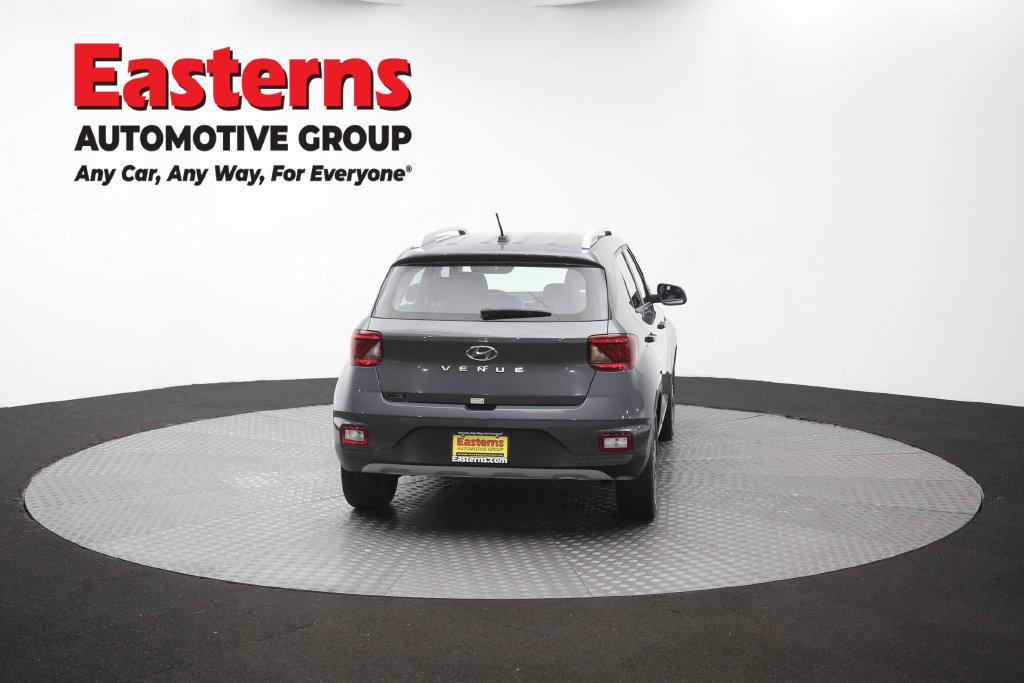 Used 2025 Hyundai Venue SEL FWD image 39