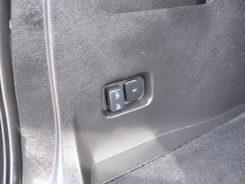 Used 2024 Ford Edge Titanium image 19