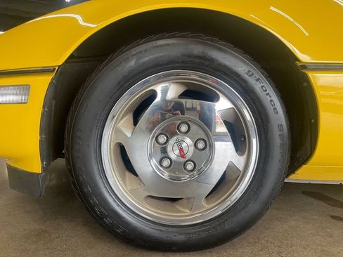 Used 1988 Chevrolet Corvette Coupe RWD image 26