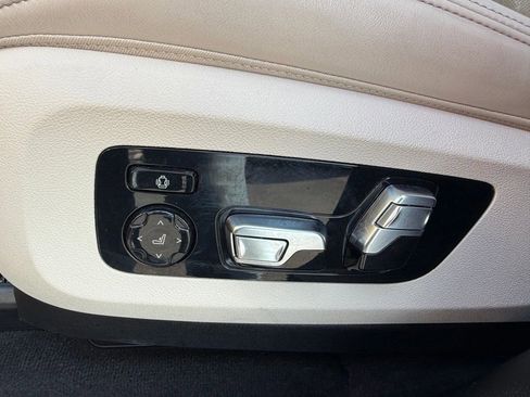 Used 2024 BMW X7 M60i w/ Executive Package AWD/4WD image 11