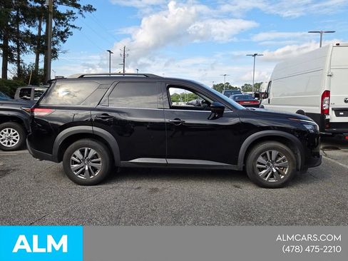 Used 2025 Nissan Pathfinder SV FWD image 14