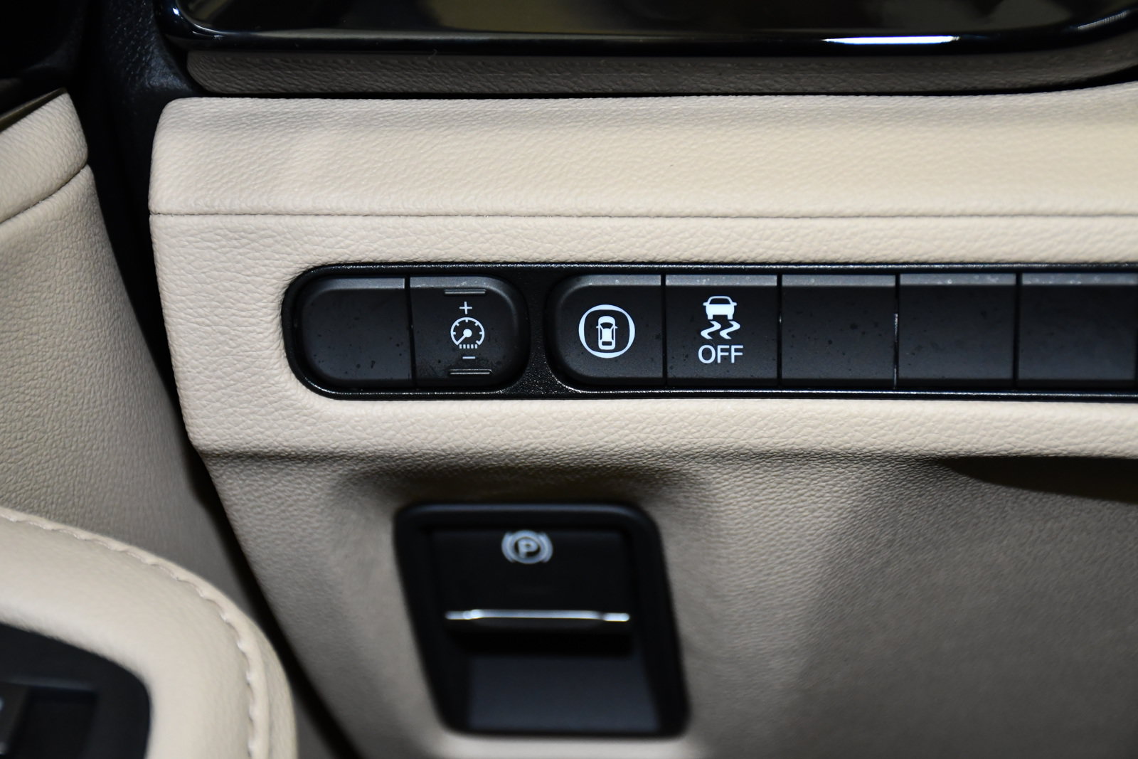 Used 2025 Acura MDX SH-AWD image 35