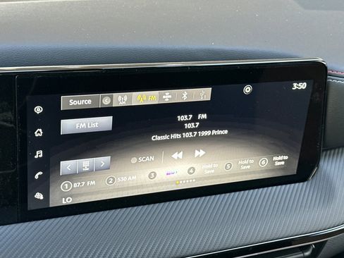 New 2025 Nissan Kicks SR image 15