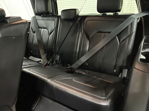 Used 2019 Ford Expedition Limited w/ Equipment Group 302A AWD/4WD image 31