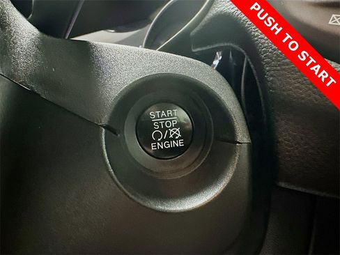 Used 2018 Jeep Compass Latitude w/ Cold Weather Group image 32