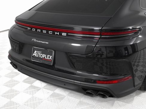 Used 2026 Porsche Panamera image 33