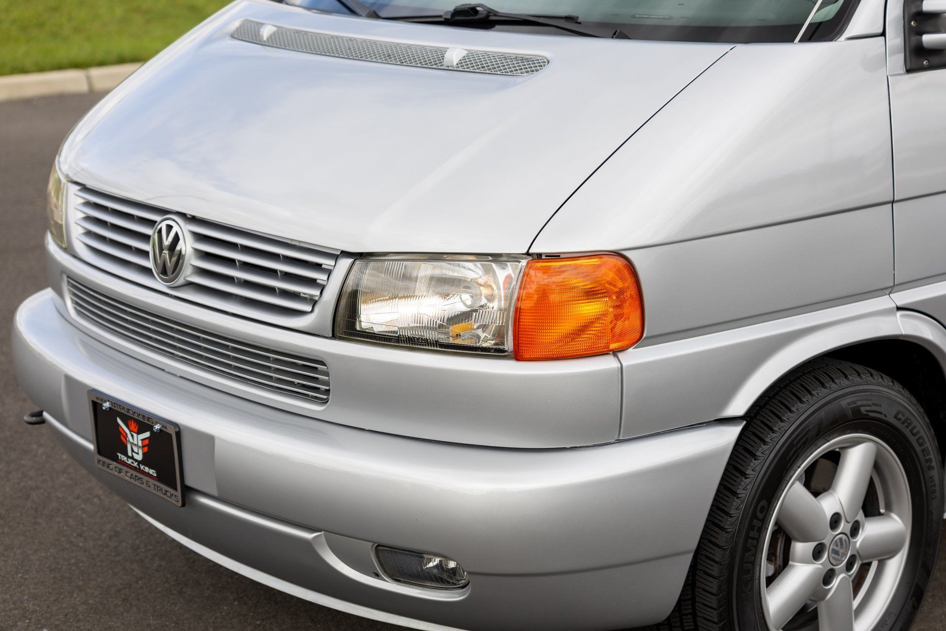 Used 2002 Volkswagen Eurovan MV FWD image 25