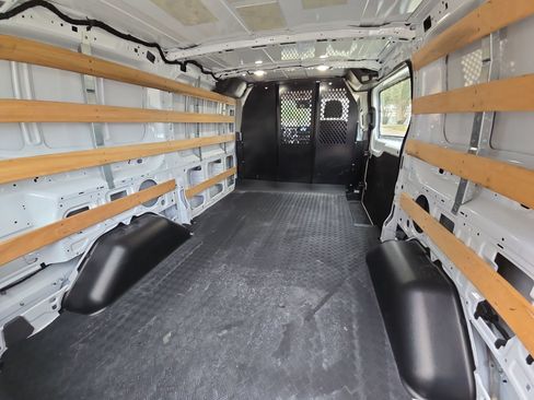 Used 2024 Ford Transit 250 Low Roof w/ Exterior Upgrade Package image 20