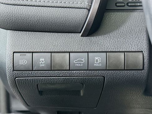 Used 2023 Toyota Camry SE image 17