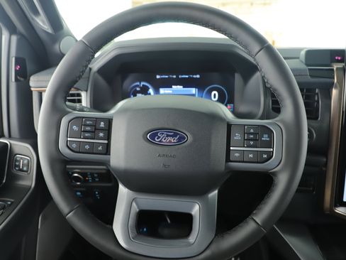 Used 2025 Ford F150 Lightning Lariat image 18