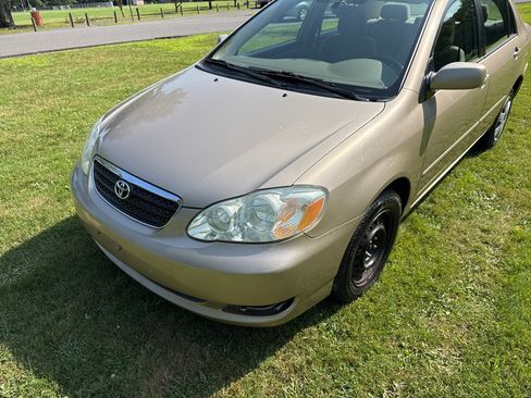 Used 2005 Toyota Corolla LE w/ Audio Value Pkg FWD image 11