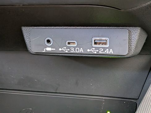 Used 2025 Subaru Forester Limited image 21