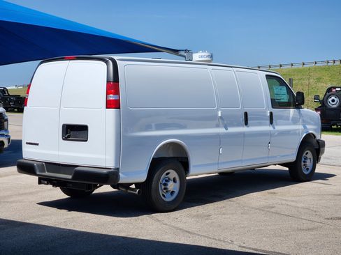 New 2026 Chevrolet Express 2500 Extended w/ Driver Convenience Package image 4