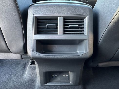 Used 2023 Volkswagen Atlas Cross Sport SE image 11