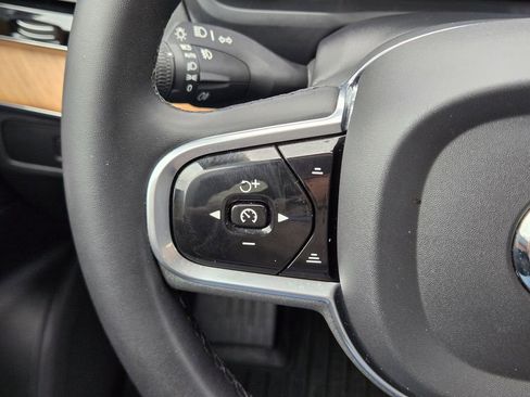 Used 2023 Volvo XC90 B6 Plus image 30