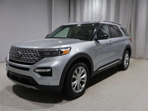 Used 2022 Ford Explorer Limited w/ Equipment Group 301A AWD/4WD image 6