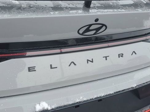 Used 2025 Hyundai Elantra N BASE image 8