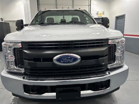 Used 2019 Ford F250 XL w/ XL Value Package image 5