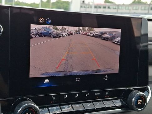 Used 2025 Chevrolet Colorado Trail Boss AWD/4WD image 17