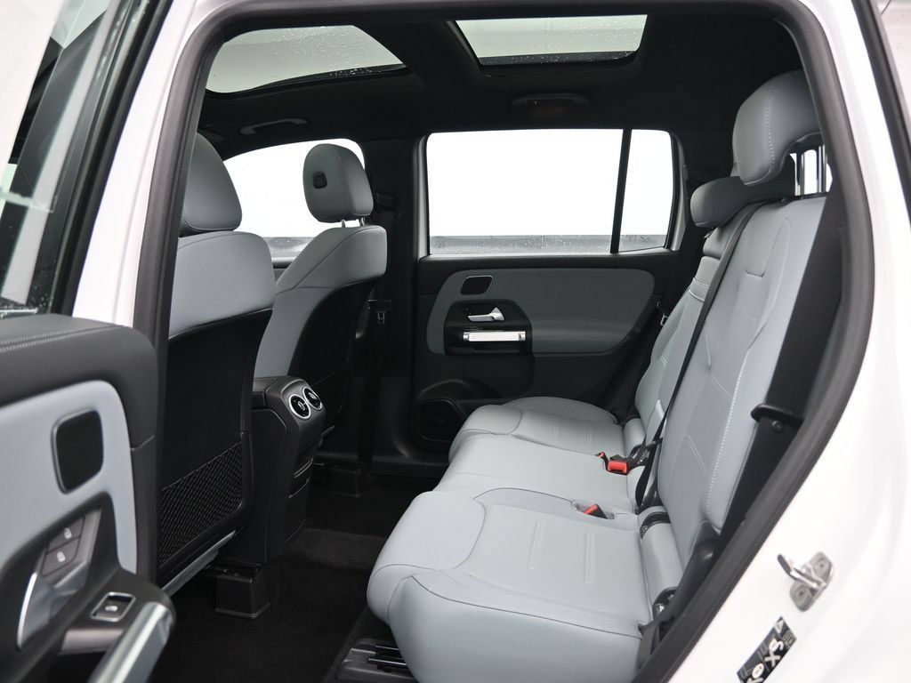 Used 2025 Mercedes-Benz GLB 35 AMG 4MATIC image 26