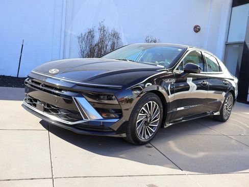 Used 2025 Hyundai Sonata Limited image 4