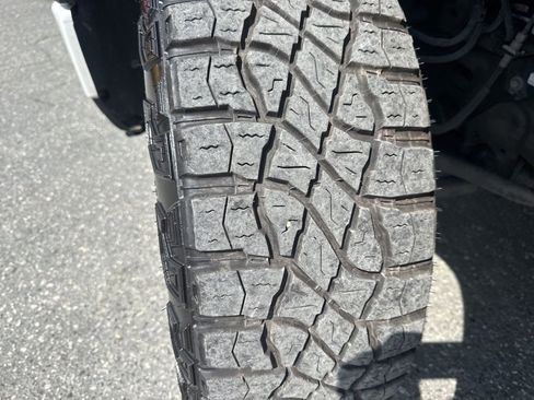 Used 2021 GMC Sierra 1500 AT4 image 34