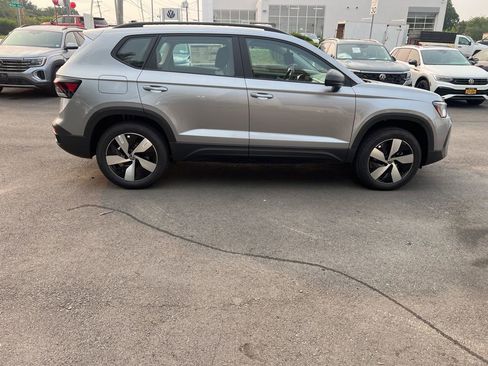 New 2025 Volkswagen Taos S image 4