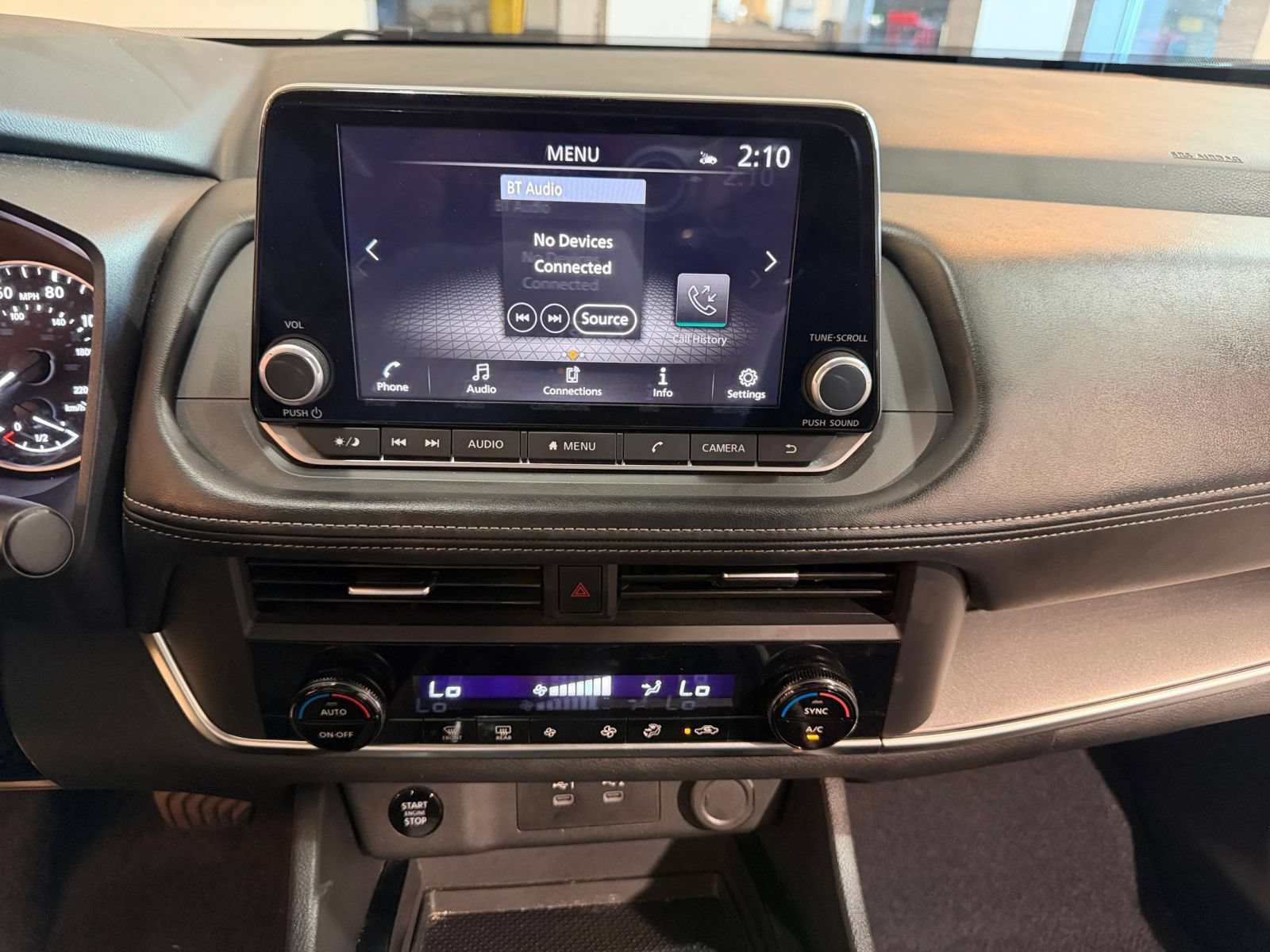 Used 2025 Nissan Rogue SV FWD image 16