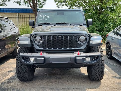 Used 2024 Jeep Wrangler Unlimited Rubicon AWD/4WD image 2