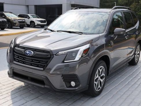Certified 2023 Subaru Forester Premium AWD/4WD image 1