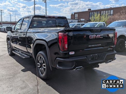Used 2024 GMC Sierra 1500 AT4 w/ Technology Package AWD/4WD image 5