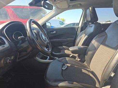 Used 2020 Jeep Compass Latitude FWD image 3