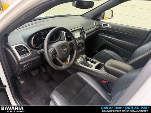 Used 2018 Jeep Grand Cherokee Altitude AWD/4WD image 22